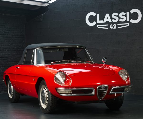 photos of an 1966 Convertible Red Alfa Romeo Duetto