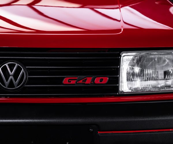 photo d'une Volskwagen Polo G40 de 1992 rouge à vendre chez Classic42 Classic German Car Dealer www.classic42.be