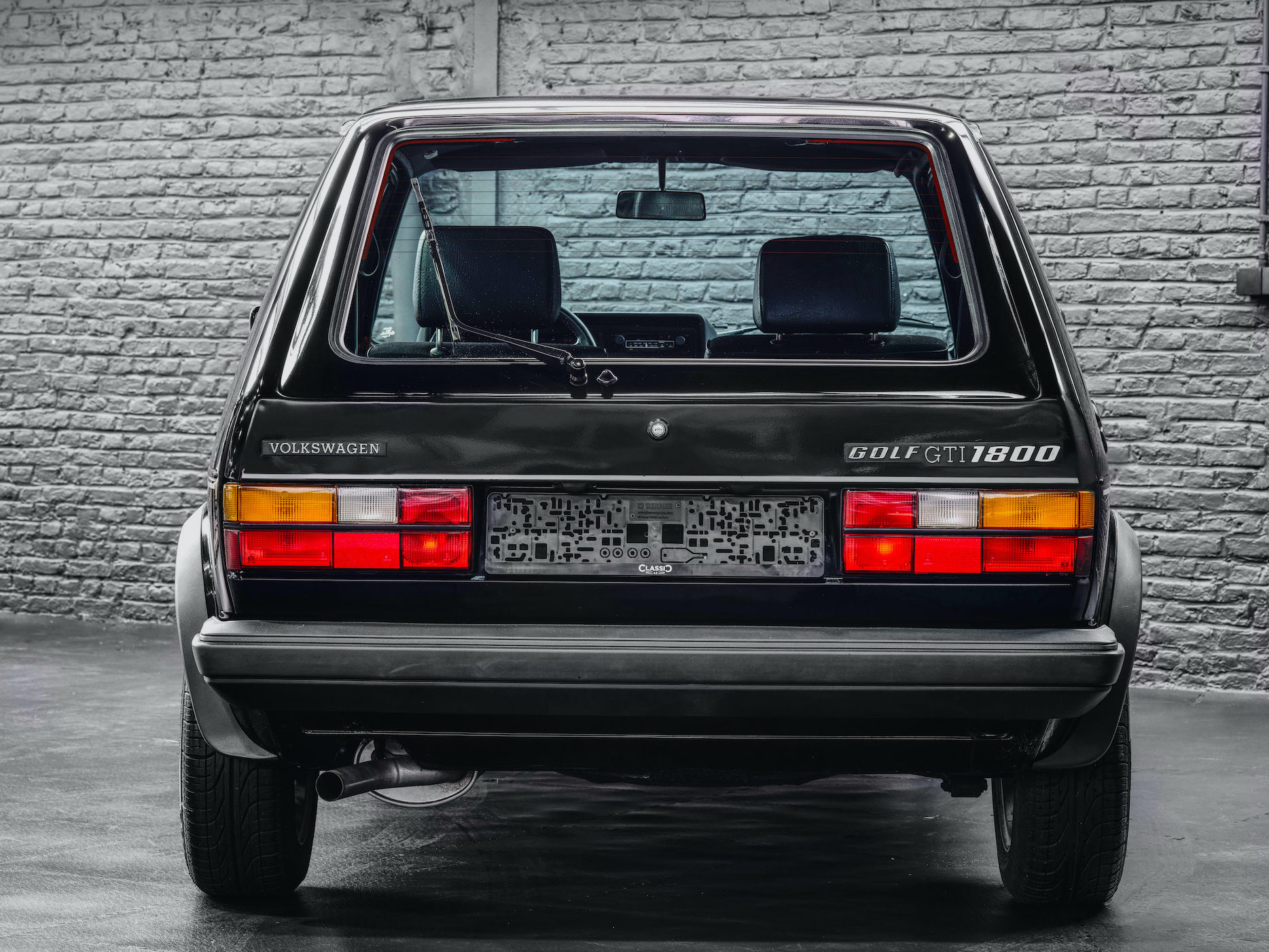 photo d'une Golf GTI 1800 Pirelli de 1983 en vente chez Classic 42 | Vente de Voitures Classiques Allemandes