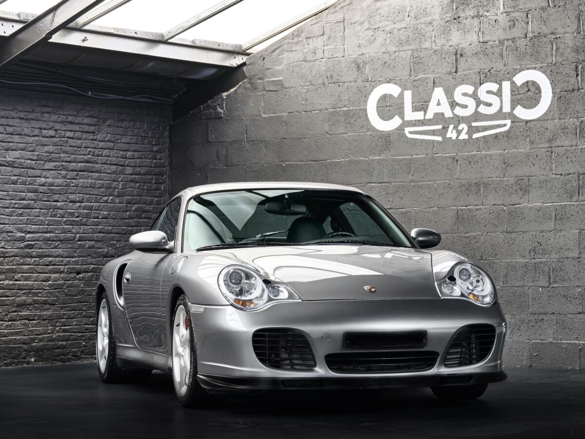 photo d'une Porsche 996 Turbo de 2002 en vente chez Classic 42 Spécialiste Vente Porsche Classique Bruxelles