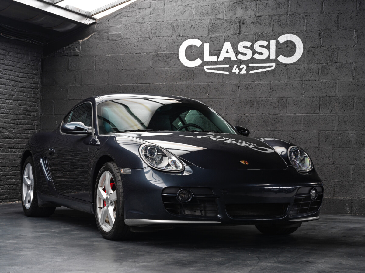 Photos d'une Porsche Cayman S de 2007 en vente occasion chez Classic 42, Spécialiste Porsche Classique Belgique