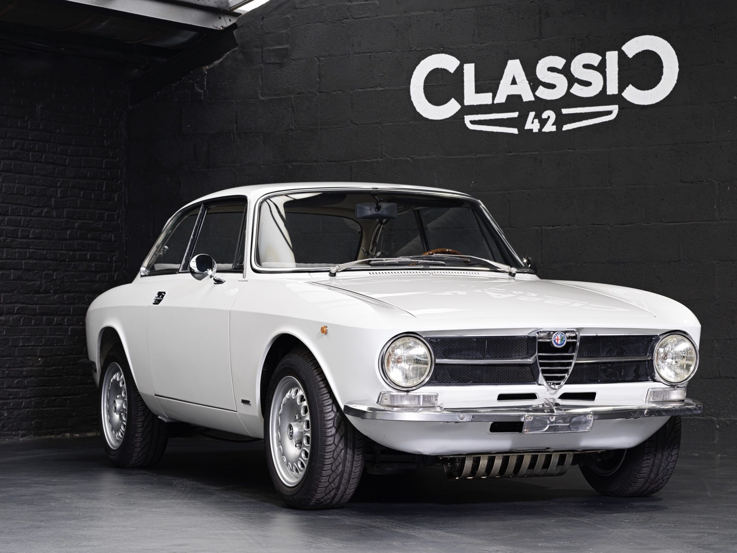 1973 White Alfa GT 1600 Junior For Sale | Classic 42 Belgium