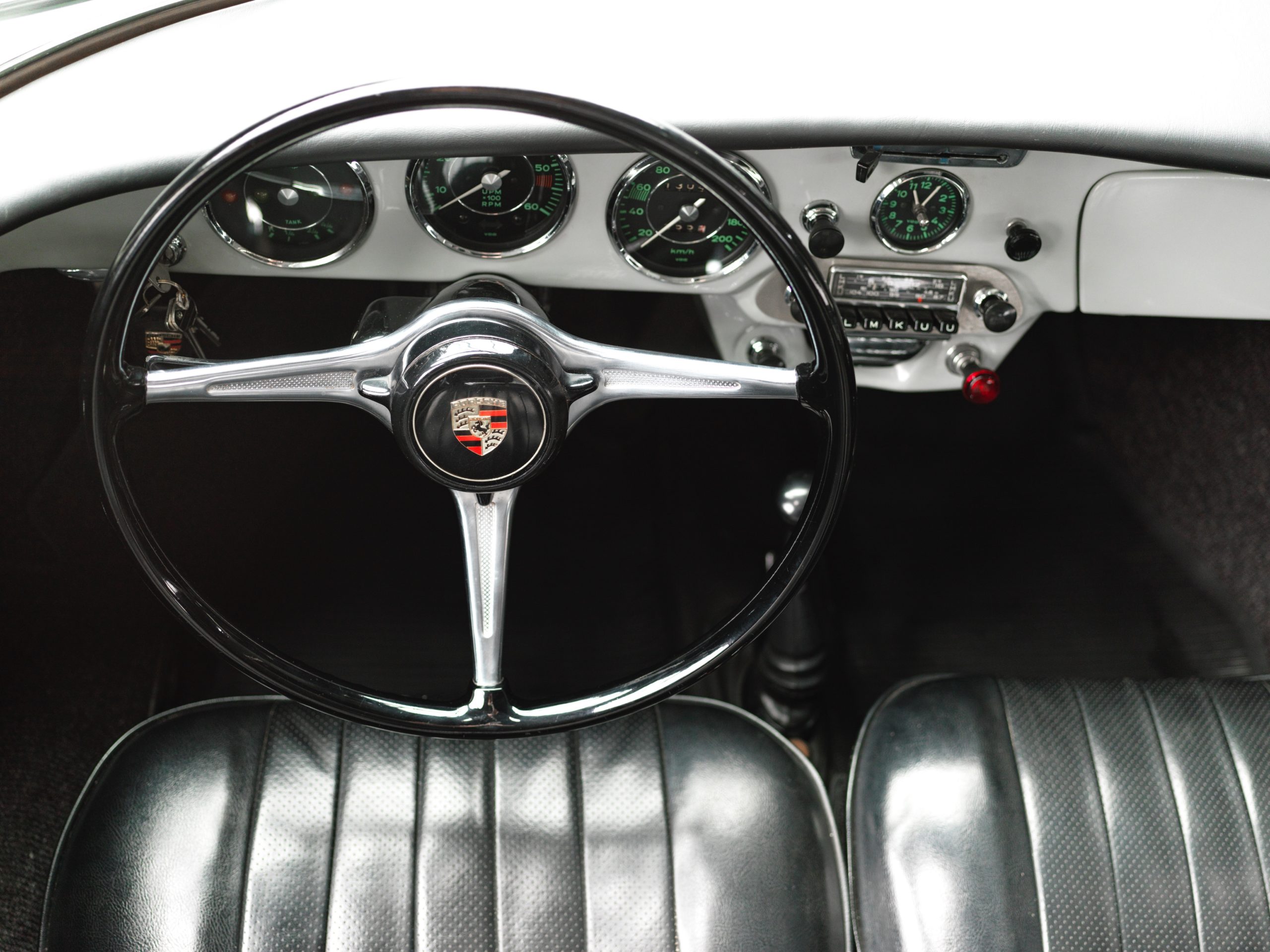 Porsche C 356 C avec avec toit ouvrant de 1964 rare occasion en vente chez Classic 42 | Classic Porsche Belgique 