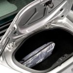 vue du coffre arrière d'une Alpine 110 Légende Gris Montebello Occasion de 2021 en vente chez Classic 42 Belgique