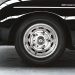 vue de la roue d'une Porsche 356 A 1600 SPEEDSTER de 1958 a vendre chez Classic 42
